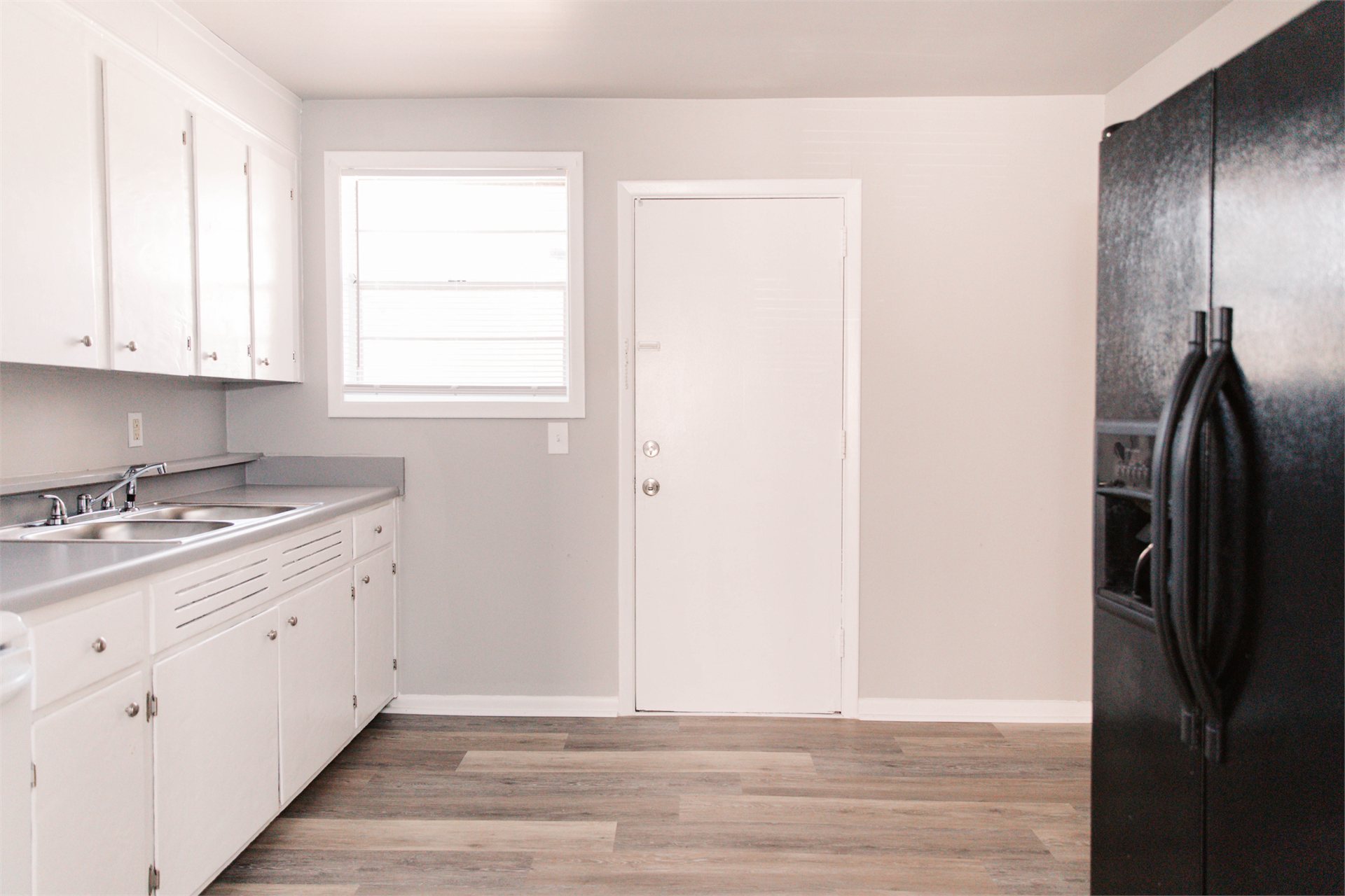 2 Bedroom kitchen and appliances