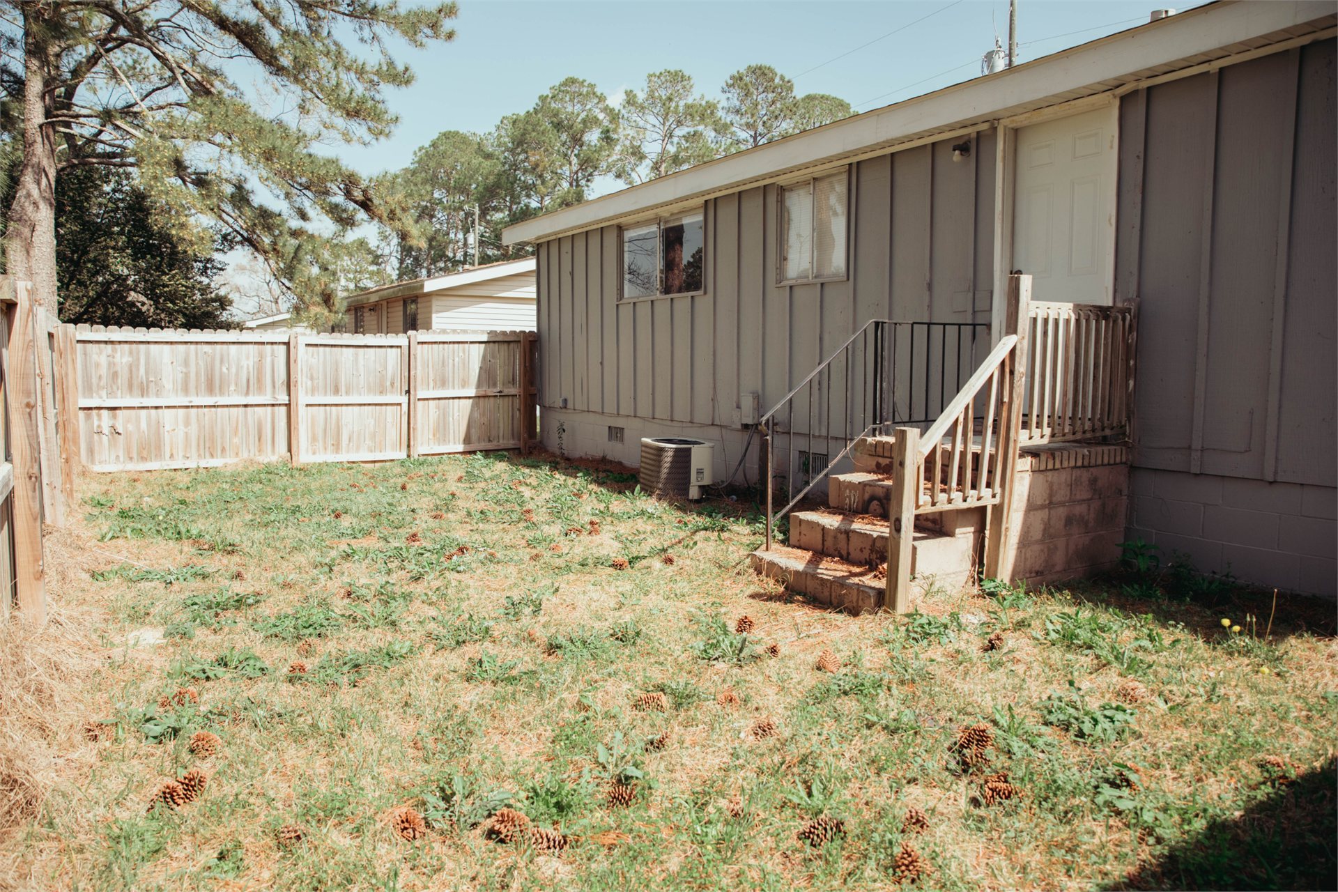 3 Bedroom private backyard