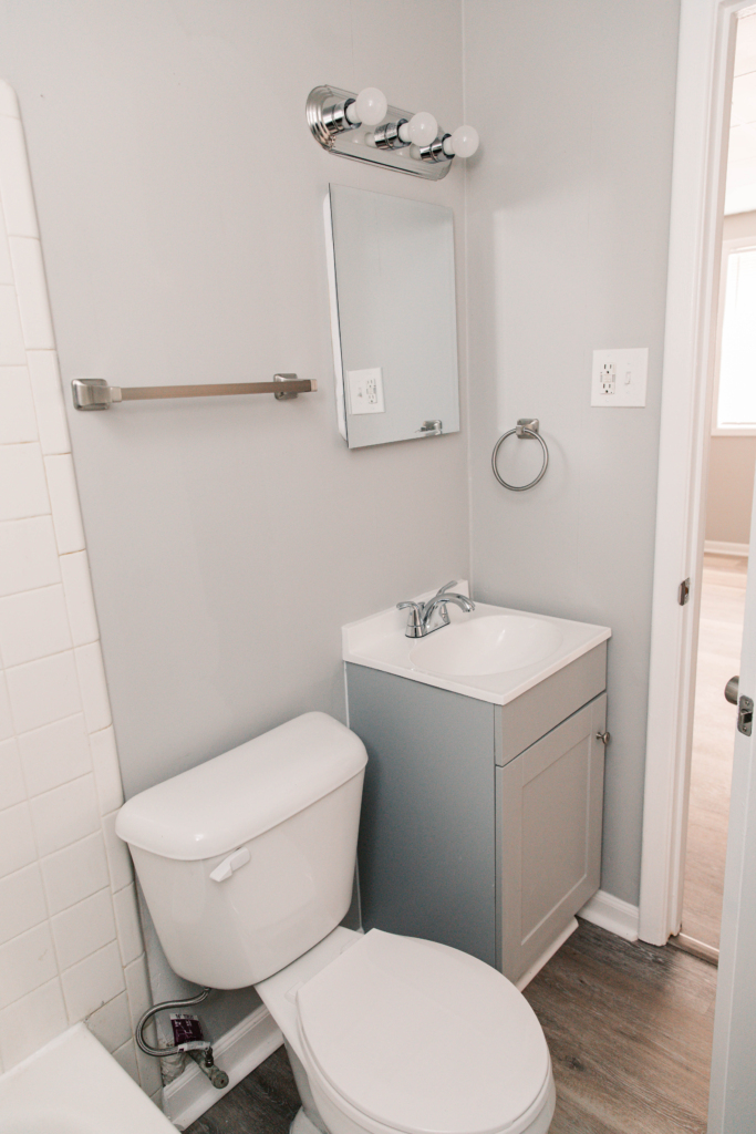 2 bed unit bathroom